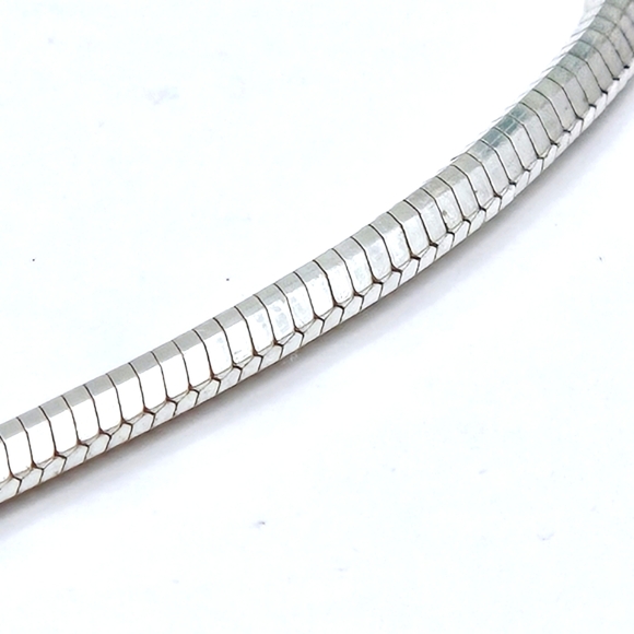 Italy 925 Sterling Silver Snake Chain - Picture 2 of 5